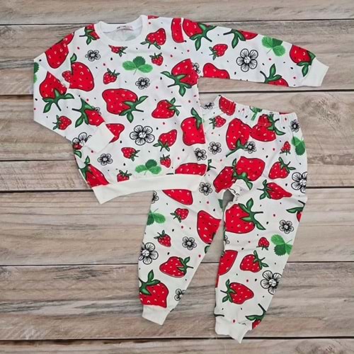 (9-11) Yaş DEFNECAN ÇİLEK DESENLİ MEVSİMLİK TAKIM